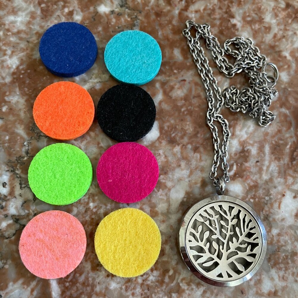 Aromatherapy Locket Essential Oil Diffuser Necklace